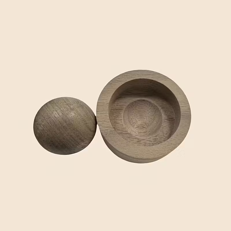 Elegante difusor de aroma de madera con diseño giratorio: sin pilas ni cable.